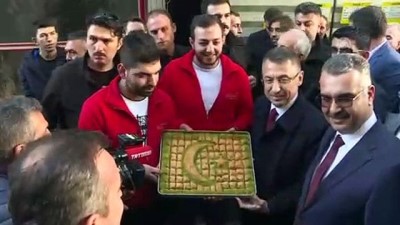 kucuk kiz - Cumhurbaşkanı Yardımcısı Oktay'ın ziyaretleri (2) - ÇORUM Videosu