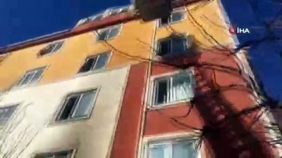 mahsur kaldi -  Apartmanda yangın çıktı, çok sayıda vatandaş mahsur kaldı  Videosu