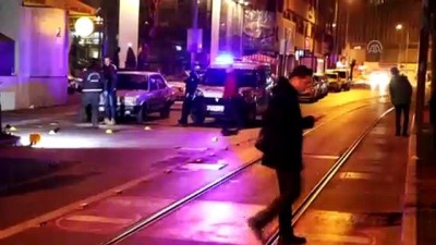 silahli saldiri - İzmir'de silahlı saldırı: 2 yaralı  Videosu