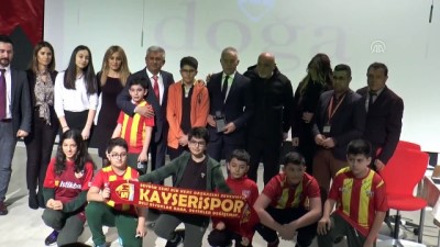 genc arkadaslar - Hikmet Karaman öğrencilerle buluştu - KAYSERİ Videosu