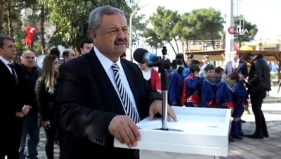 halk oyunlari -  Sevimli köpek törene damgasını vurdu  Videosu