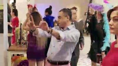 kiz kardes - Sinema - Döndüm Ben - İSTANBUL  Videosu