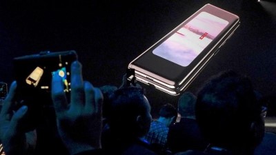 Video : Samsung, katlanabilir Galaxy Fold telefonunu tanıttı
