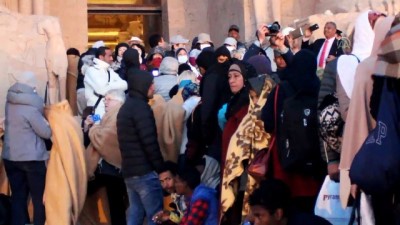 20 dakika - II. Ramses heykeline güneş vurdu - KAHİRE Videosu