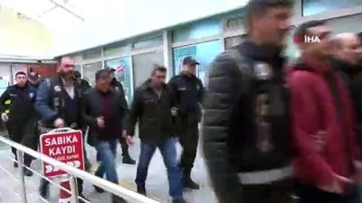 silahli teror orgutu -  Kocaeli'de 16 FETÖ/PDY şüphelisi adliyede sevk edildi  Videosu