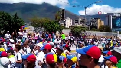  - Brezilya’dan Gelen İnsan Yardım Venezuela’ya Girdi
- Venezuelalı Binbaşı Kolombiya’ya Kaçtı
- Porto Riko Gemisine Savaş Gemili Önlem Alındı