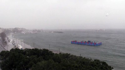 gemi trafigi - Çanakkale Boğazı'nda fırtına ve yağış - ÇANAKKALE  Videosu