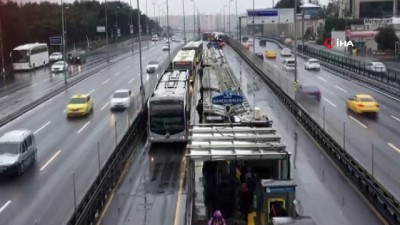 metrobus yolu -  Bahçelievler'de metrobüs kazası  Videosu