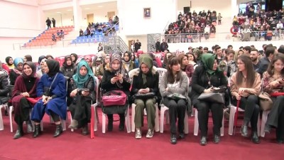 genclik merkezi -  Bakan Kasapoğlu: 'Türkiye’de demokrasi ve çoğulculuk batıdan daha ileride”  Videosu