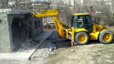  Kapadokya’da kaçak yapı yıkımları devam ediyor 