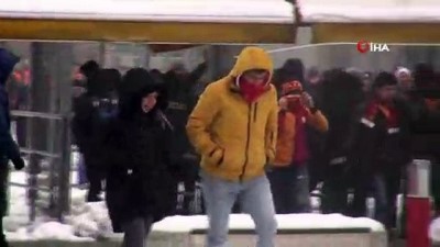 kar yagisi - Soğuk hava Galatasaray taraftarını durdurmadı Videosu