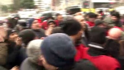 is birakma -  Şişli Belediyesi’nde maaşlarını alamayan işçiler iş bırakma eylemine başladı  Videosu