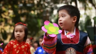 Vietnamlı çocukların Kuzey Kore lideri Kim'i karşılama telaşı