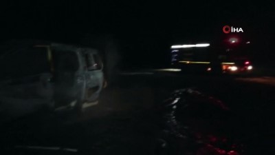  Otomobil alev alev yandı: 4 kişi yaralandı 