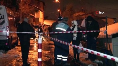  Sarıyer'de istinat duvarı evin üzerine çöktü 