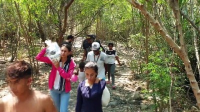 Venezuelalılar, Kolombiya'ya patika yollardan geçiyor - CUCUTA 