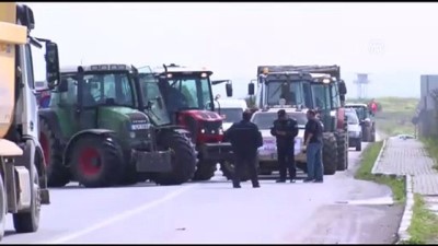 KKTC'de çiftçiler hükümeti protesto etti - LEFKOŞA