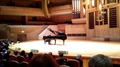piyanist -  - Fazıl Say, Moskova'da Ayakta Alkışlandı  Videosu