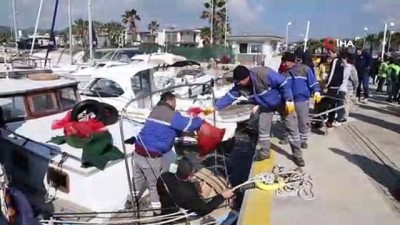 araba lastigi -  Halı, plasitk şişe, otomobil lastikleri...Bodrum’da denizden çıkan atıklar şok etti  Videosu