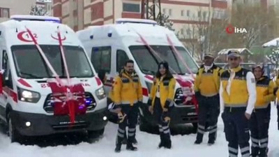 bakanlik -  Kars’ta 11 tam donanımlı ambulans hizmete girdi  Videosu