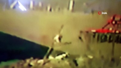  Köye dadanan aç tilki tavuk bırakmadı