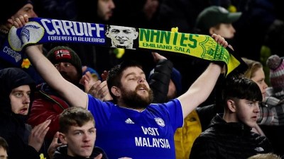 Cardiff City'de maç öncesi Emiliano Sala'ya saygı duruşu 