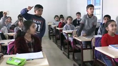 tebrik karti - Albayrak ve Gül'ün tebrik kartları öğrencileri sevindirdi - ADANA  Videosu