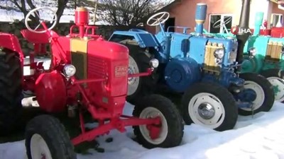  Fabrikalarının bahçesini nostaljik traktör müzesine çevirdiler 
