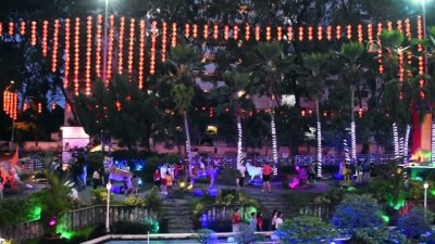 Malezyalı Çinliler yeni yıllarını kutlamaya hazırlanıyor - KUALA LUMPUR