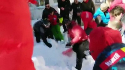 bolat - Uludağ'da kurtarma çalışması sırasında ikinci kar kütlesinin düşme anı - BURSA  Videosu