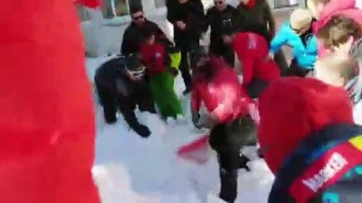 bolat - Uludağ'da kurtarma çalışması sırasında ikinci kar kütlesinin düşme anı - BURSA  Videosu