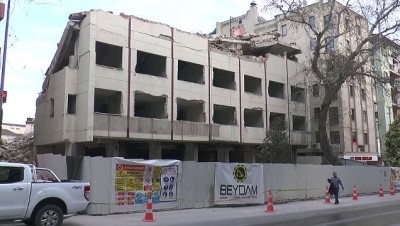 Yıkım yapılan eski hastane binasının çökme anı güvenlik kamerasınca kaydedildi - DENİZLİ
