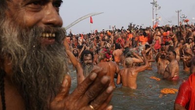 dogus - Milyonlarca Hindu günahlarından arınmak için Kumbh Mela Festivali'nde  Videosu