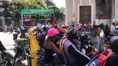 muhalifler - Motosikletlilerden Maduro'ya destek gösterisi - CARACAS Videosu