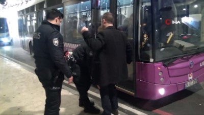 Taksim’de halk otobüsünde hırsız alarmı 