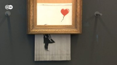 Banksy'nin kendini imha eden eseri Almanya'da 