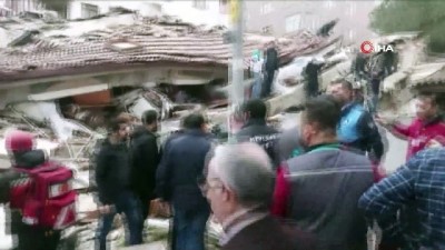  Kartal'da bina çöktü