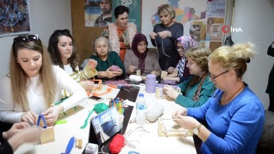 naylon poset -  Poşet uygulaması sonrasında file örme kursuna kadınlardan yoğun ilgi  Videosu