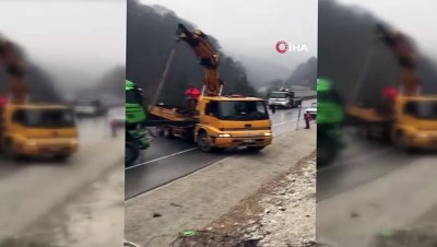 tahkikat -  Tır kaza yaptı, yol trafiğe kapandı Videosu