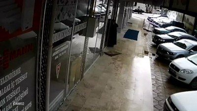 tir soforu - Freni boşalan tır park halindeki 8 araca çarptı - YOZGAT Videosu