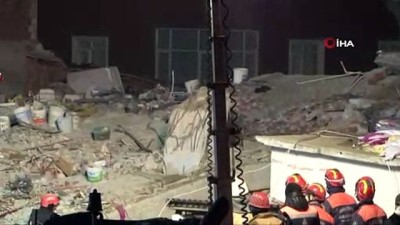 kopek -  Kartal’da çöken binanın enkazında ikinci gece Videosu