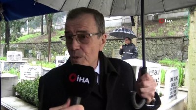 milletvekilligi -  Mümin Gençoğlu, sağanak yağmur altında kabri başında anıldı  Videosu