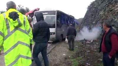 Antalya'da minibüs ile midibüs çarpıştı: 8 yaralı 