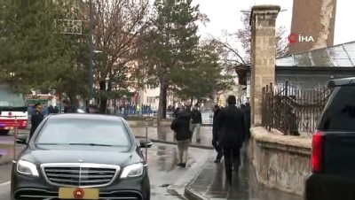 Cumhurbaşkanı Erdoğan, Cuma Namazını Ulu Camii'de kılıyor 