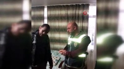 polis kamerasi -  Göçmen kaçakçılığı şebekesinin kasası dansçı çıktı...Operasyon anı kamerada  Videosu
