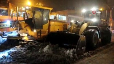 opel -  Yüksekova’da kar temizleme çalışmaları aralıksız sürüyor Videosu