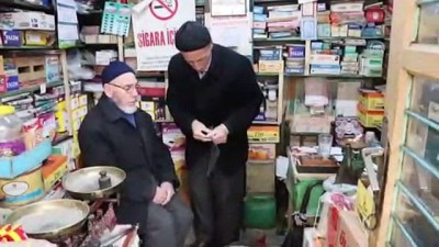 ismail ip - 9 metrekarelik dükkanda üç çocuk okutup 65 yıl geçirdi - SAMSUN  Videosu