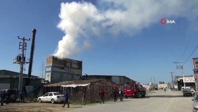 sanayi sitesi -  Ahşap ürünler fabrikasındaki yangın ucuz atlatıldı Videosu