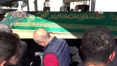  Aracında silah ile başından vurularak ölen kadın muhtar son yolculuğuna uğurlandı