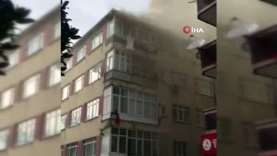 zabita memuru -  Bahçelievler’de bir evin çatısı alev alev yandı Videosu